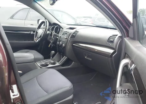 2011 Kia Sorento Lx from USA, damaged, VIN 5XYKTCA14BG033704